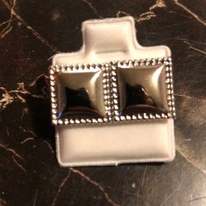 Nice & Bella beautiful square earrings